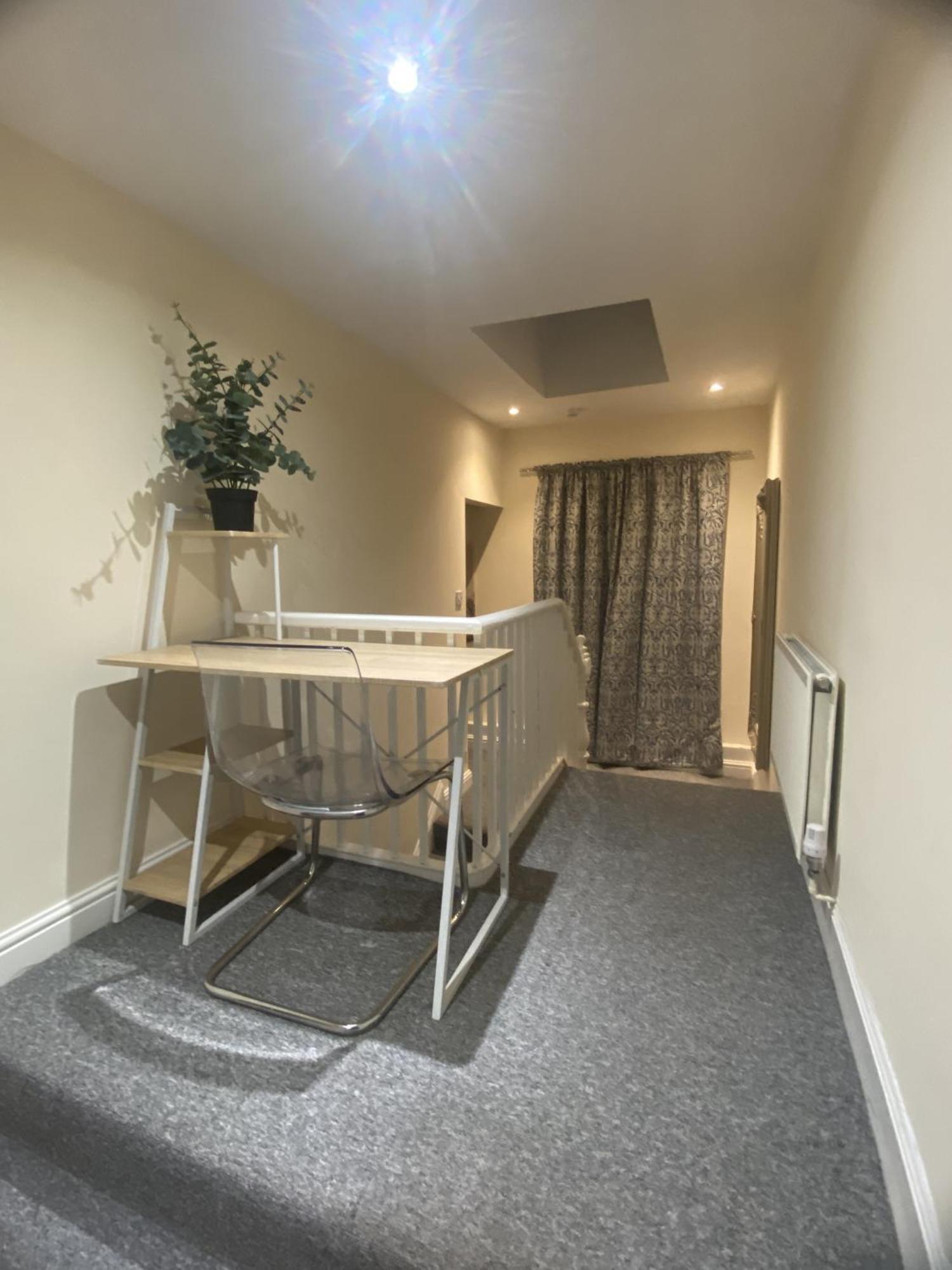 & Cosy In The Heart Of Stokes Croft Appartamento Bristol